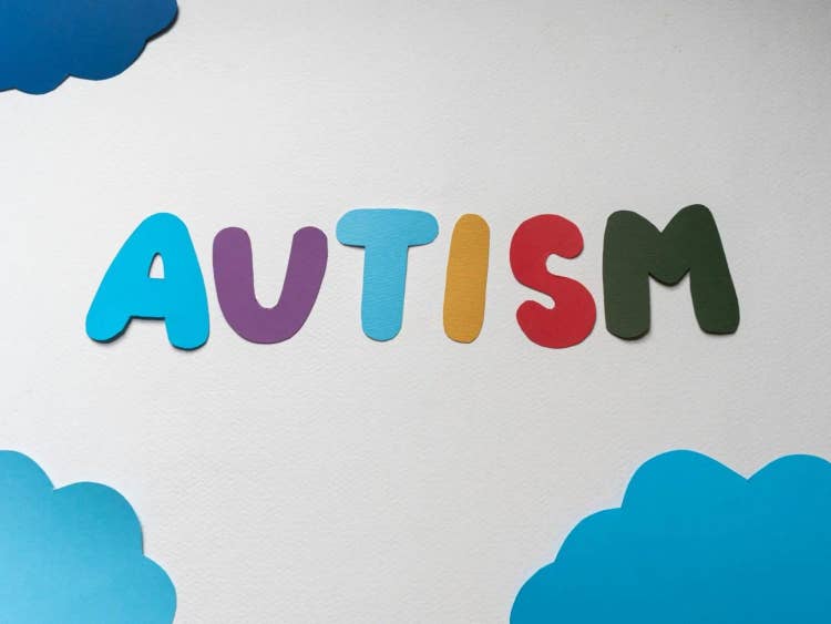 Understanding Group and One-on-One Therapy Options for Children